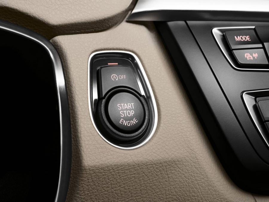  BMW 3-Series 2012 года  (фото 60 из 191)